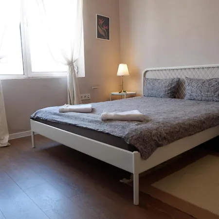 1-bedroom With Balcony & View