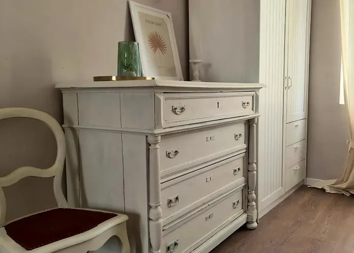 1-bedroom With Balcony & View *