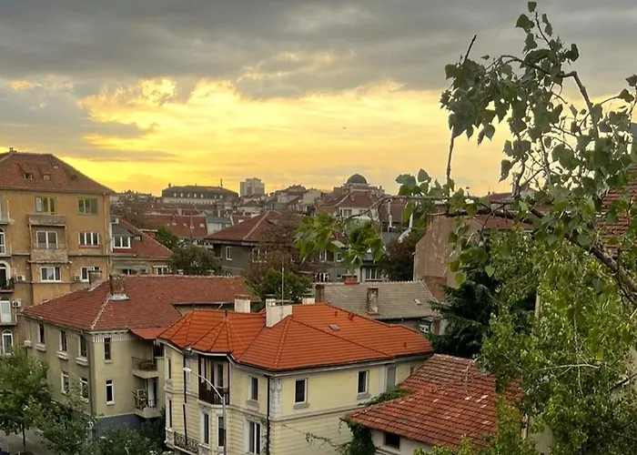 1-bedroom With Balcony & View *