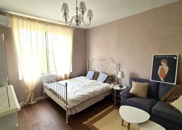 1-bedroom With Balcony & View *