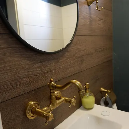Апартамент 1-bedroom With Balcony & View *